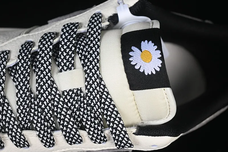 All Categories Nk Air Force 1 Air Force Series Nk Air Force 1 Low Air Force Low Nike Air Force 1'07 Low G-Dragon Co-branded Daisy Beige Black Gray Air Force 1 Low-top Casual Sneakers QW5606-265
